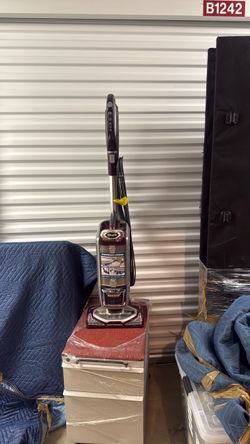Shark Powered Lift-Away Rotator Upright Vacuum