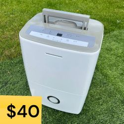 DEHUMIDIFIER FRIGIDAIRE  (RETAILS $300+, SELLING FOR $40)