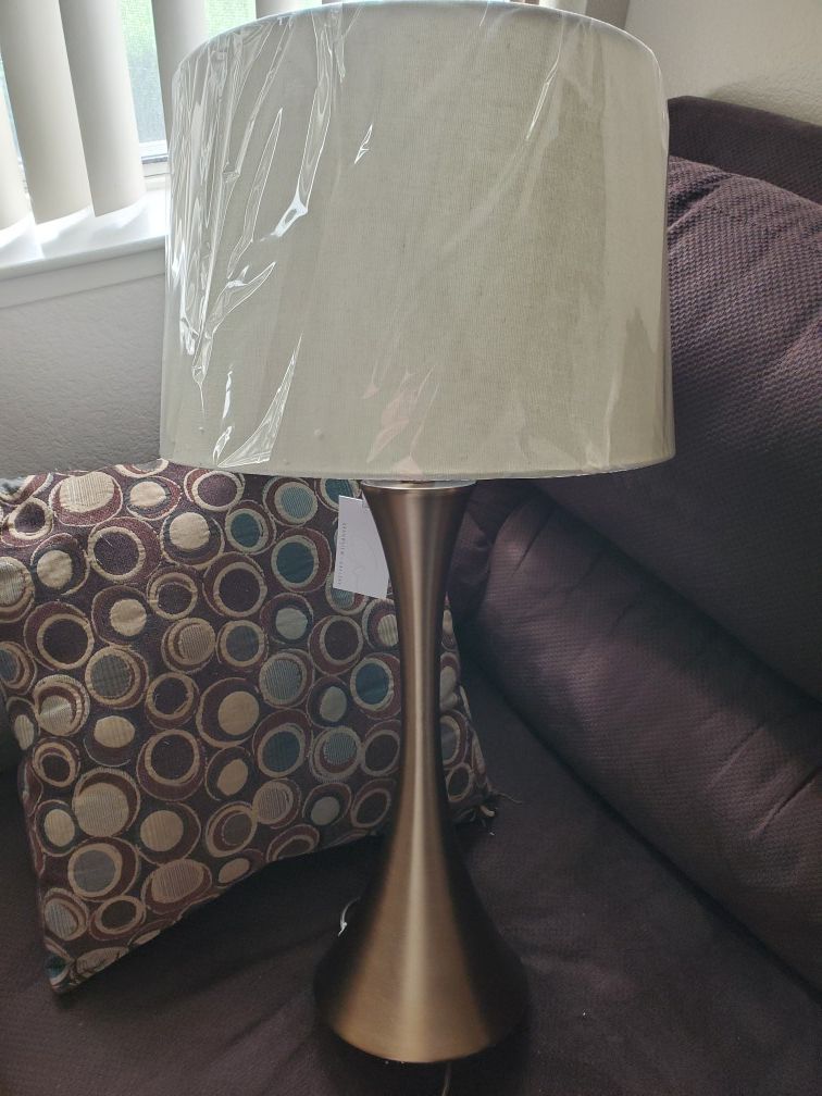 GRANDVIEW GALLERY 2 NEW BEAUTIFUL LAMPS 29 INCH LAMPS! TABLE LAMPS! NEW IN BOX 3 WAY SWITCH VERY NICE! MAKE OFFER TODAY