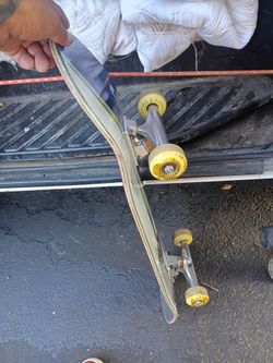 Girl skateboard size 8 complete deck