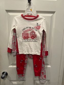 Carters pajama set size 3T