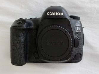 Canon 5D Mark IV Body Only. Must See It!