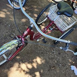TROSCIKL 3WHEEL  SCHWINN  MERIDIAN  26INCH  VERY GOOD TIRES AND NEW TUBES EVERYTHING IS GOOD  CONFORTABLE New SEAT 