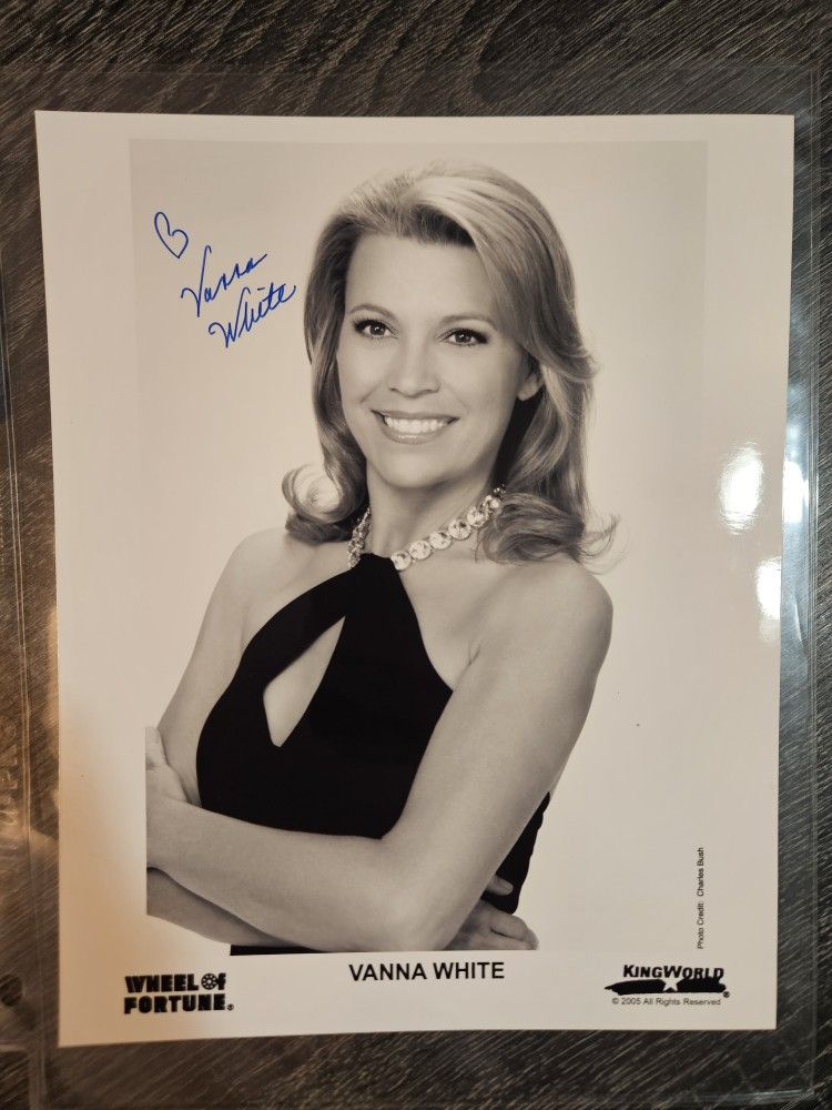 Signed 8x10 Vanna White Photo Wheen of Fortune Autograph Picture Hollywood Celebrity