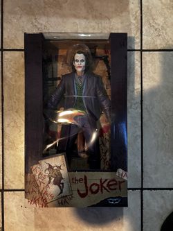 DC the joker ( RIP Heath Ledger ) 1/4 scale