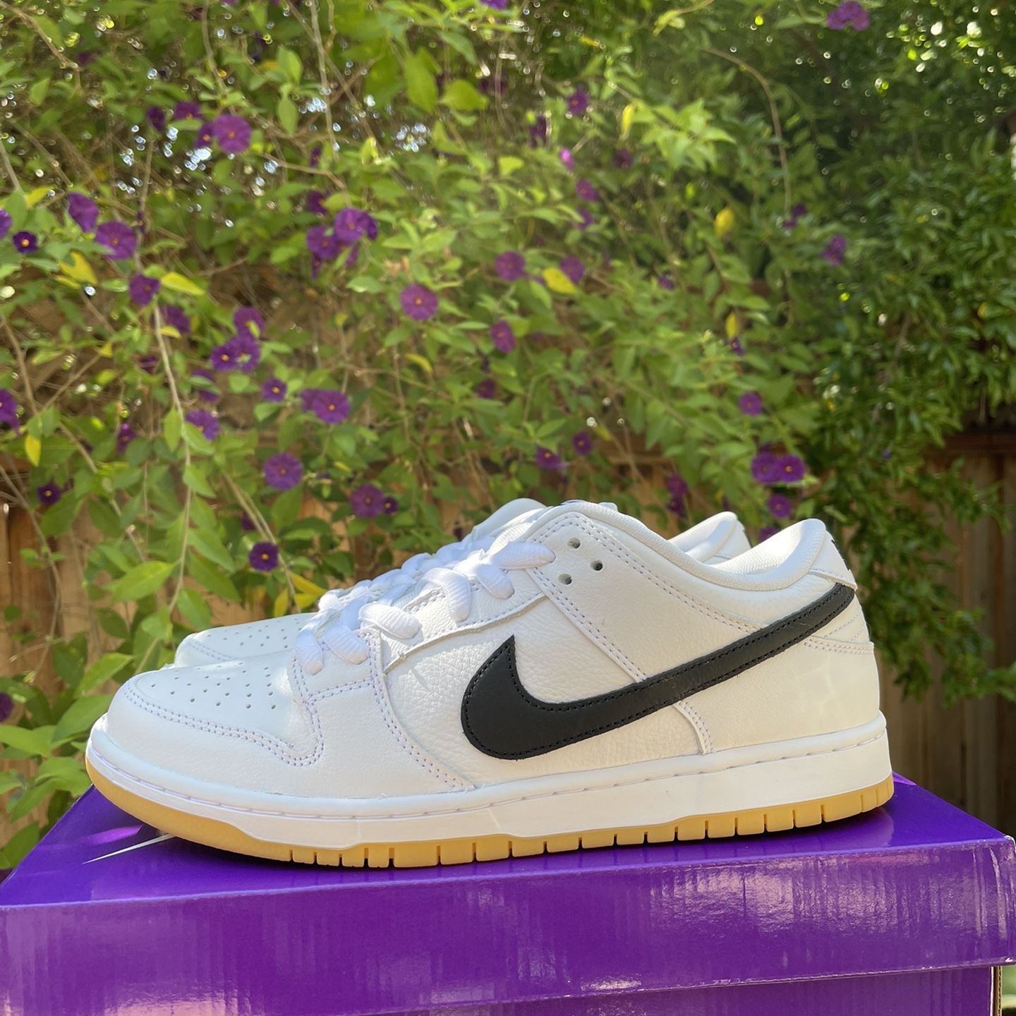 Nike SB Dunk Low Pro White Gum Bottom Size 10.5 Mens CD2563-101 