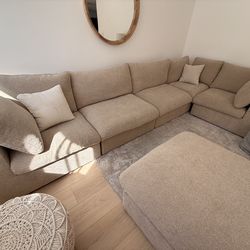Perfect large sectional. Like new.