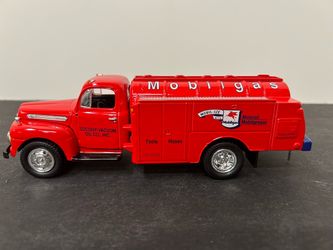1951 Ford F-6 Mobilgas Diecast Fuel Tanker Truck