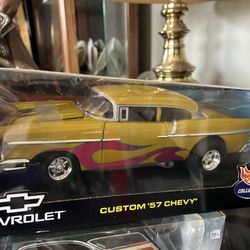 Hotwheels 1:18 57 chevy custom 