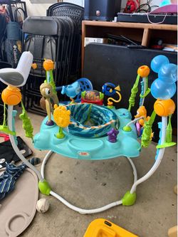 Finding Nemo baby bouncer