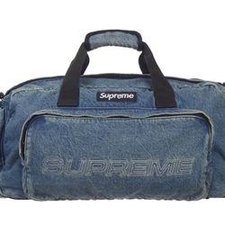 Supreme Duffle 