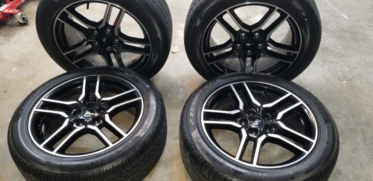 LIKE NEW 2018 FORD OEM MUSTANG GT SET OF 4 18 INCH WHEELS / RIMS AND TIRES FOR SALE!!!!