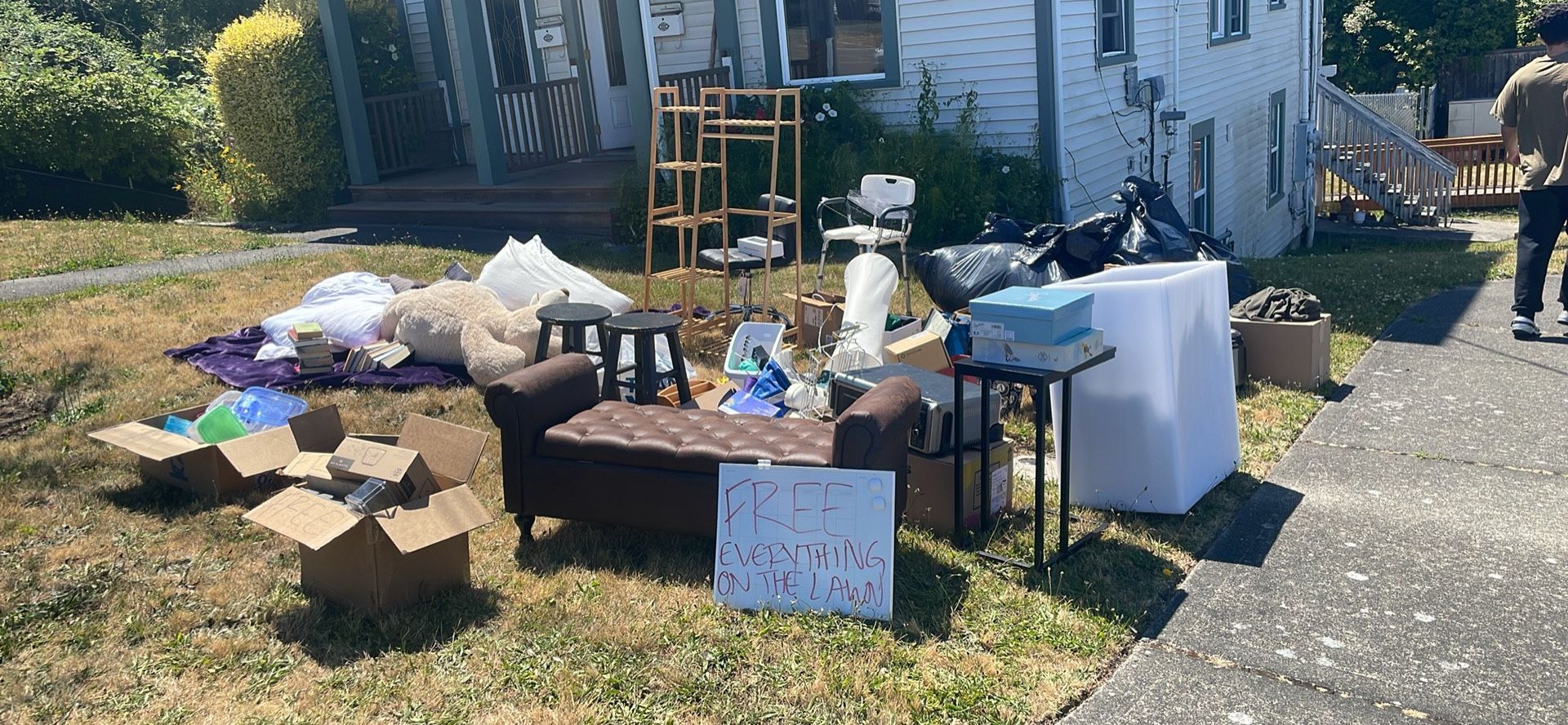 FREE EVERYTHING MUST GO
