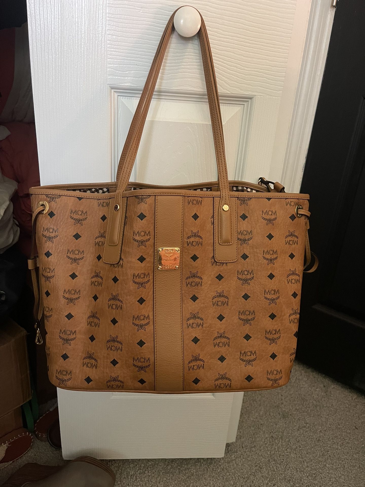 Authentic MCM Large reversible Liz Shopper Tote Bag