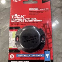 Milwaukee NEW In Pack Milwaukee Tick Tool & Equipment Tracker 48-21-2000 One Key 