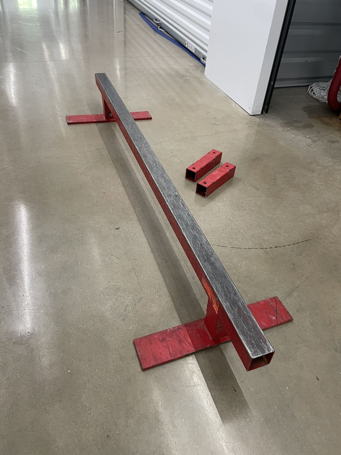 Adjustable 6 ft Grind Rail