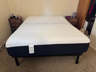 Like New Nectar Premier Memory Foam Queen Mattress