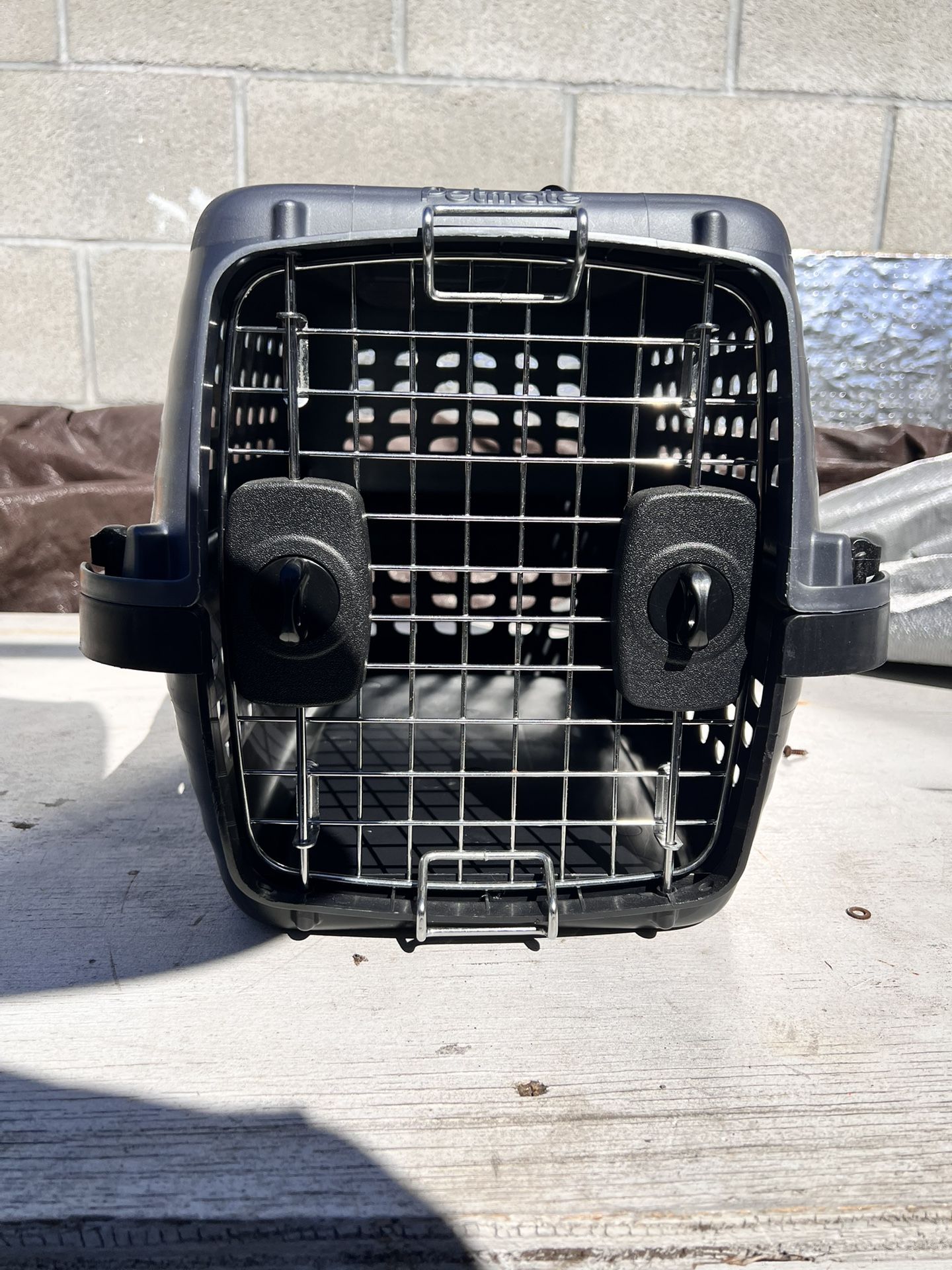 Small Pet Kennel