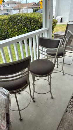 Swivel bar stools  4.