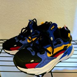 Boy's Shoes Size 13.5 