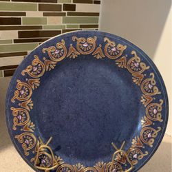 Pretty decorative plate with the stand