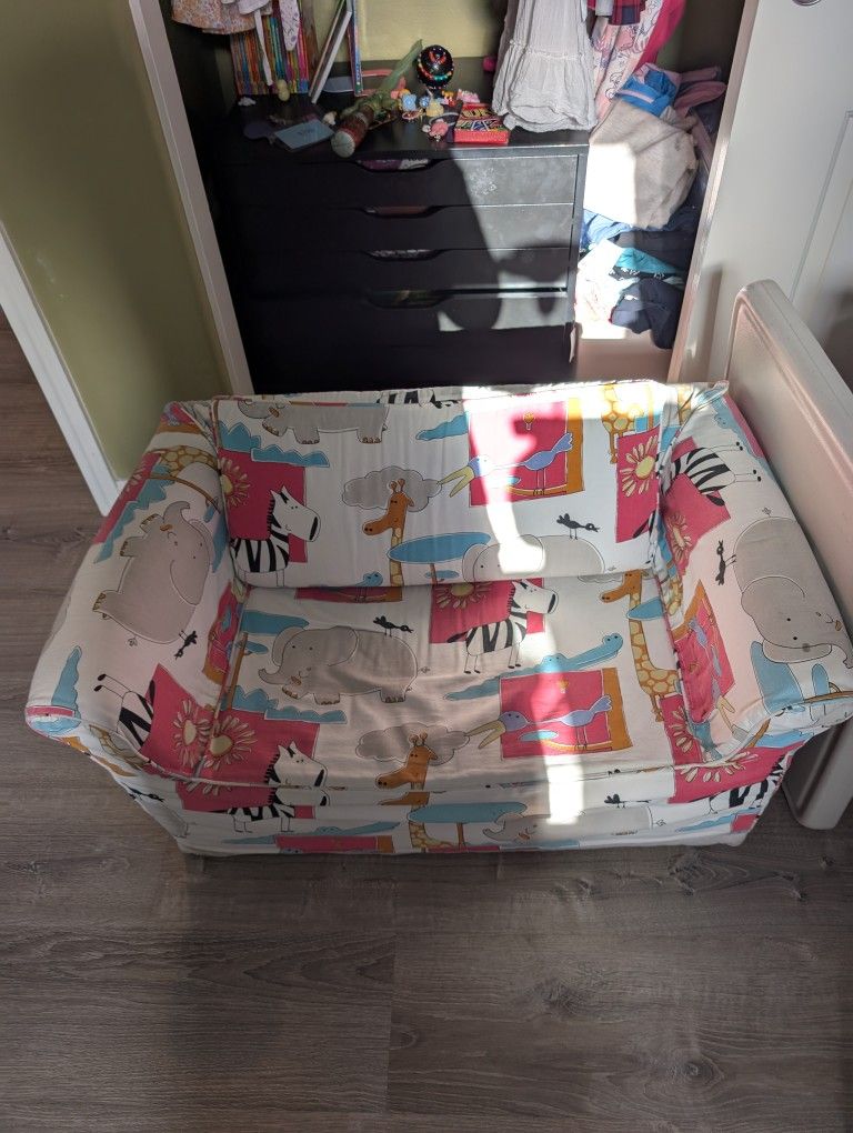 Little Kids Couch 39x24