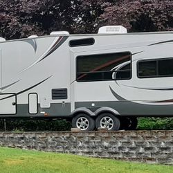 2012 Forest River 32RL Fifth Wheel 