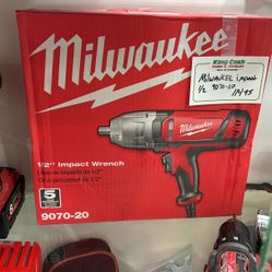 MILWAUKEE IMPACT WRENCH 