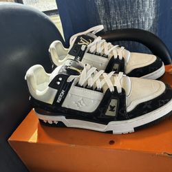 New Louis Vuitton  Priced To Sell