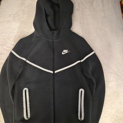 Youth Large Reflective Black And White Nike Tech Flecce 
