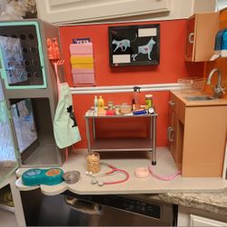 OG Pet Vet Clinic & 4 Plush Dogs + Accessories