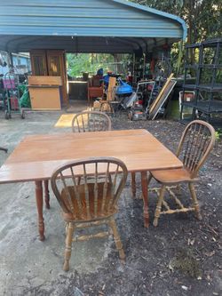 Antique drop leaf dinning table