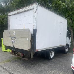 Box Truck GMC/Gas V8 Engine/Aluminum Tailgate Lift/Side Door/$3000 Possible Trade