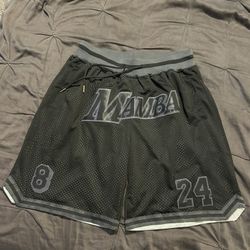 Mamba Shorts/ Size L 
