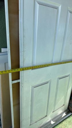 2 closset doors