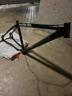 throne black shadow frame ( looking for trades or selling)
