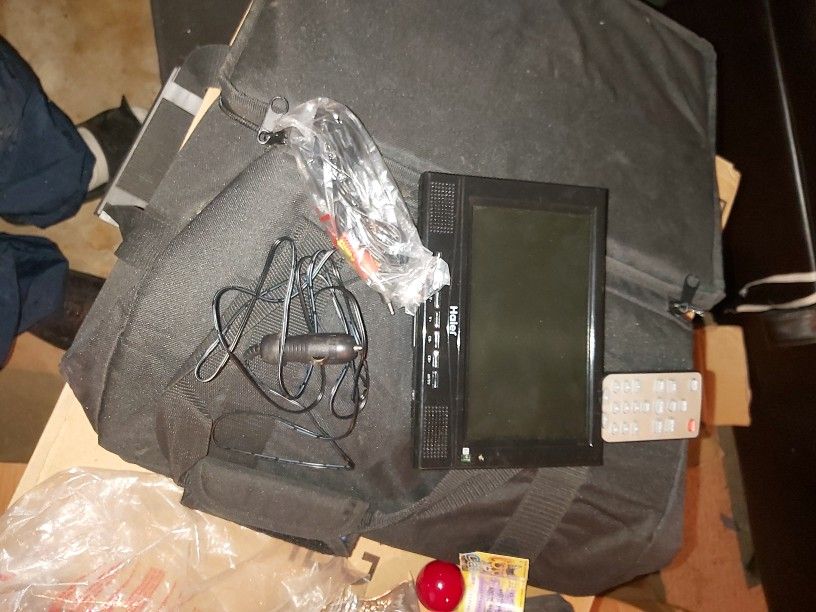 Haier 7" Portable Lcd TV Kxt7020bk