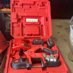 Milwaukee Compact Band Saw Kit 