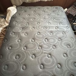 Reclineable bed 