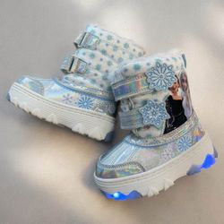 Frozen light up snow boots size6 worn for a while