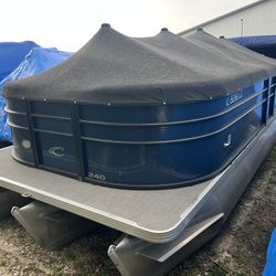 2022 Crest Pontoon 