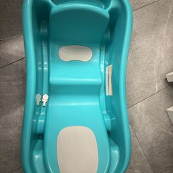 The First Years Newborn To Toddler Bath Tub
