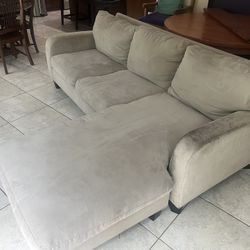 Sectional Chaise Sofa/Couch