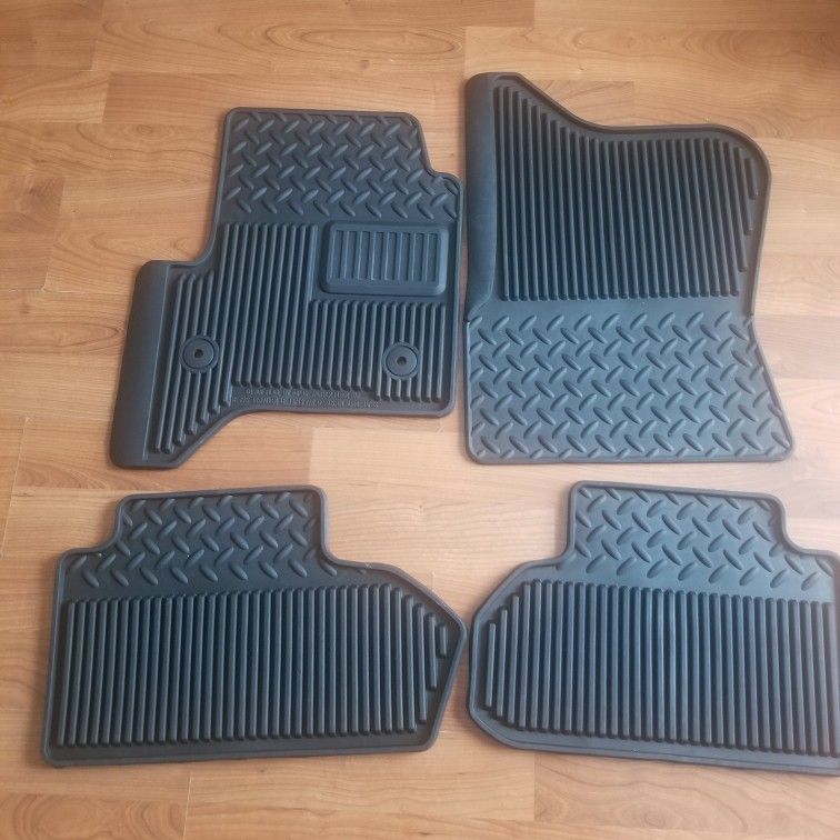 GM ACCESSORIES Premium All-Weather Floor Mats in Jet Black Off Of A 2019 Chevy Silverado 1500 Double Cab