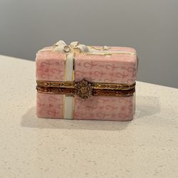San Francisco Music Box Small Pink Trinket Box Plays Music Somewhere in Time