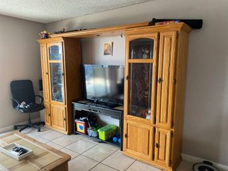 Entertainment center