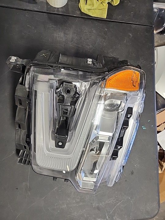 Chevrolet Chevy Silverado 1500 Headlight Right Passenger Side Mint 2022 2023 2024 2025 2026 Part $590