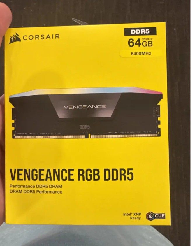 CORSAIR - VENGEANCE RGB 64GB
(2x32GB) DDR5 6400MHz C32
UDIMM Desktop Memory - Black