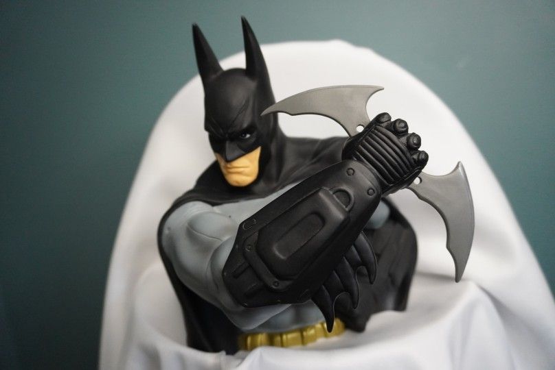Official DC COMICS BATMAN Coin Bank