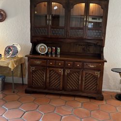 2 Piece China Cabinet